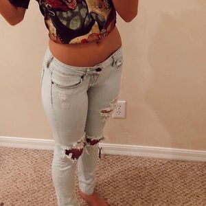 BULL HEAD LIGHT WASH RIPPED JEANS